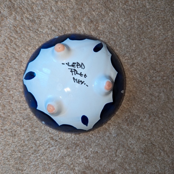 Mexican Talavera Calla Lily Hand Painted Pottery Bowl - Picture 4 of 5